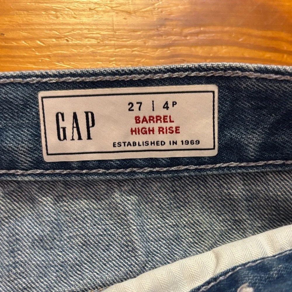 GAP BARREL HIGH RISE Light Wash Distressed Straight Leg Jeans - Picture 2 of 3